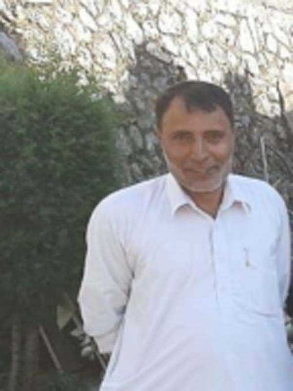 कश्मीर में भाजपा सरपंच की आतंकवादियों ने हत्या की